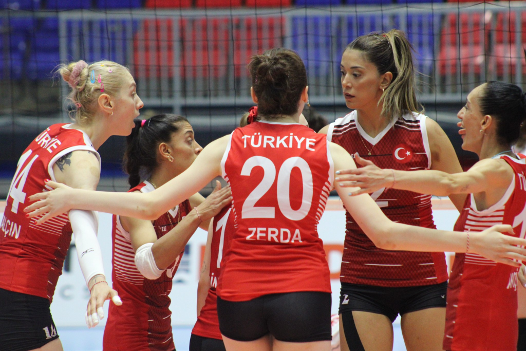 İşitme Engelliler Kadın Voleybol Takımımız Yarı Finalde!